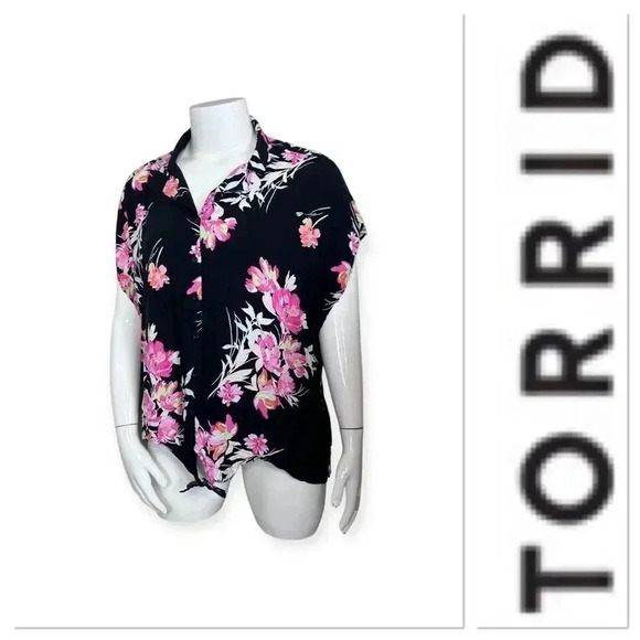 Torrid short sleeve button front floral pattern top with tie size 3-3X/22-24 - Picture 1 of 10
